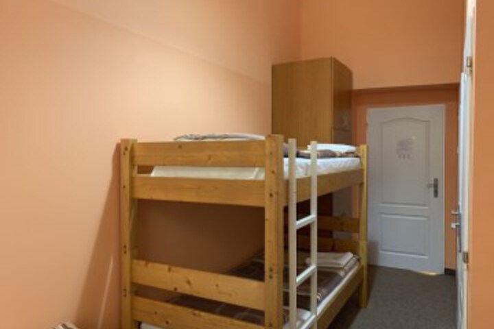 Room 16 of 52