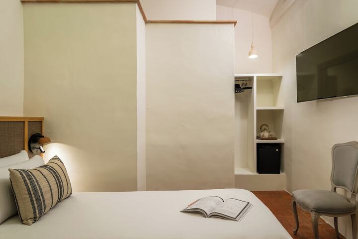 Room 21 of 36