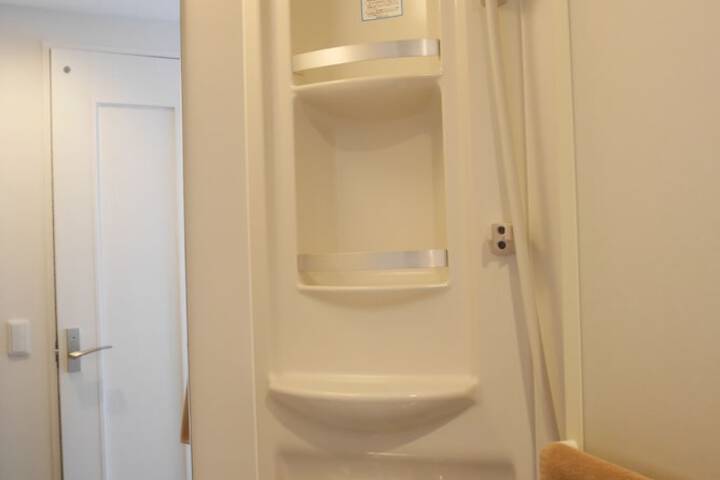 Room 26 of 60