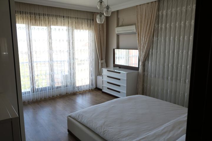 Room 6 of 62
