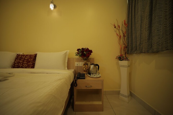 Room 7 of 25