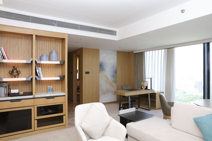Room 6 of 46