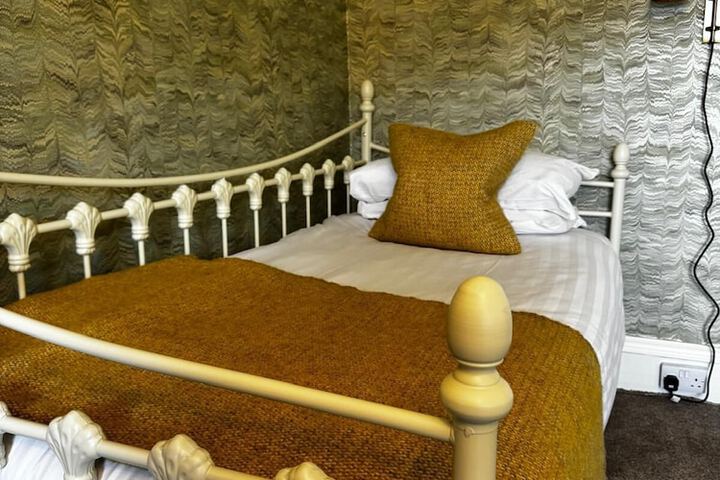 Room 8 of 52