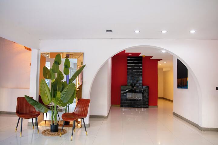 vanness hotel & villas in San Salvador
