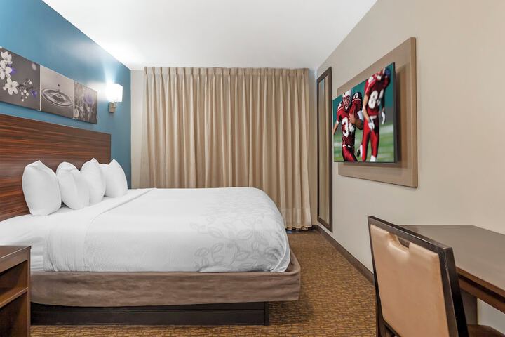 Room 13 of 34