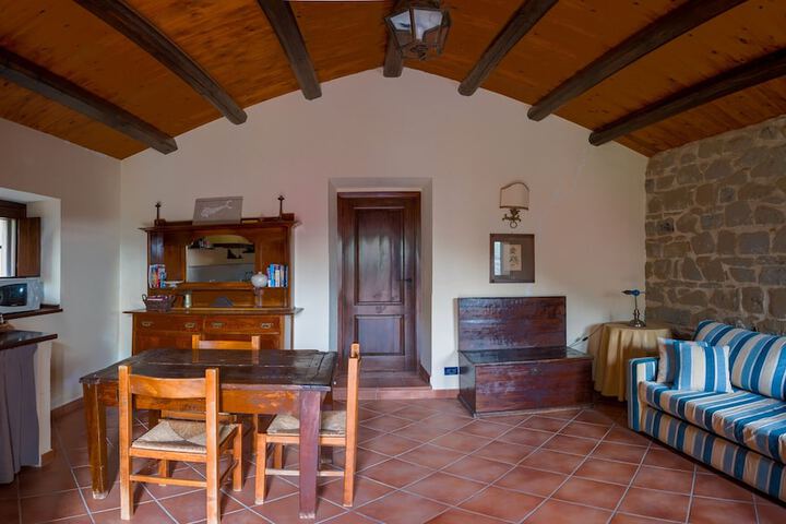 Room 20 of 33