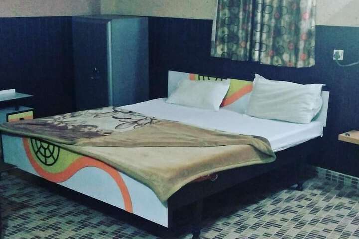 Room 12 of 17