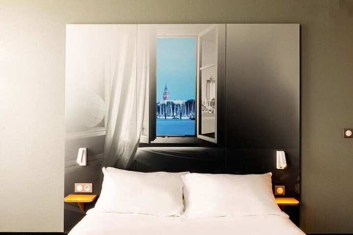 Room 37 of 83