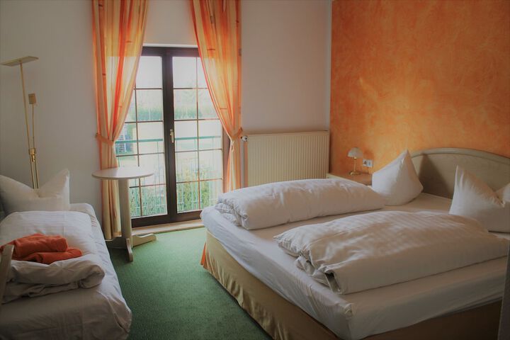 Room 16 of 34