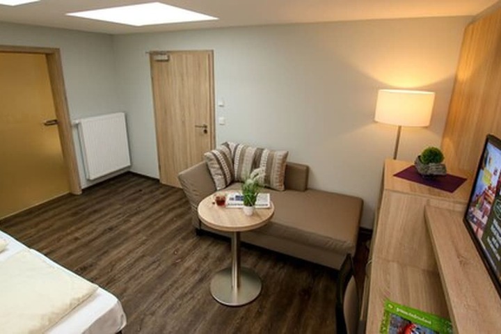 Room 30 of 66