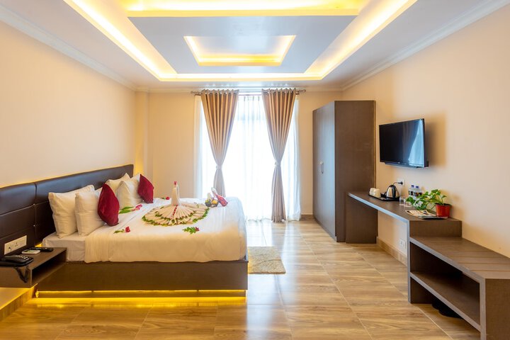 Room 8 of 26