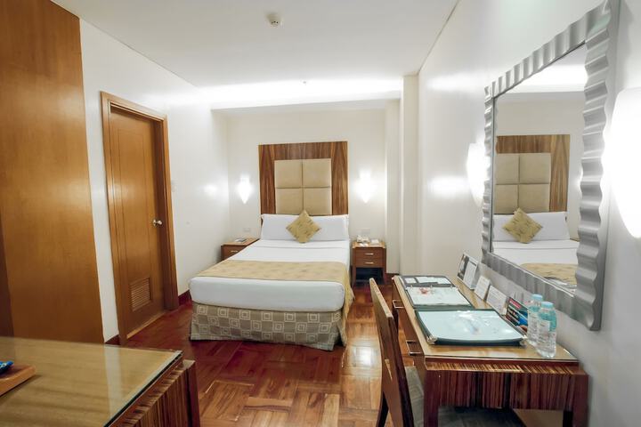 Room 21 of 117