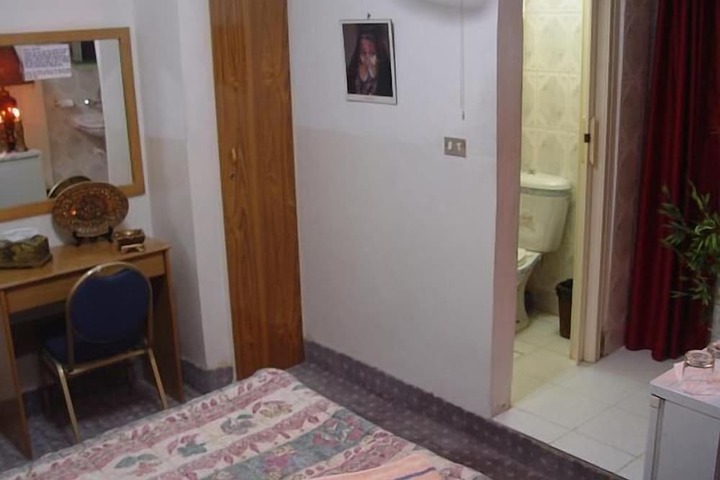 Room 11 of 31
