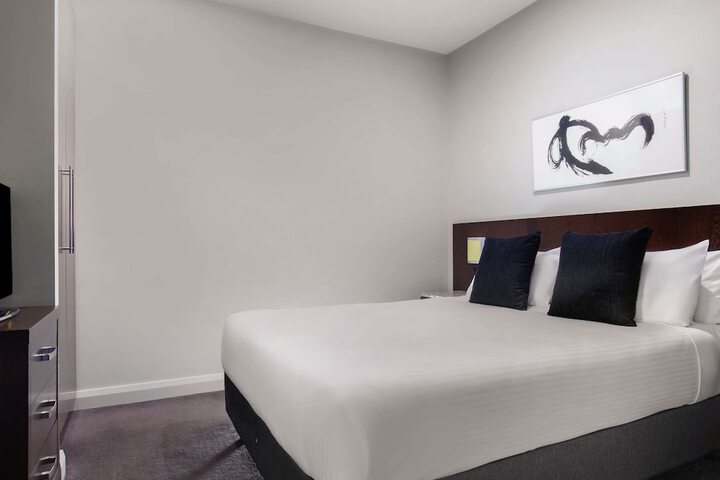 Room 11 of 39