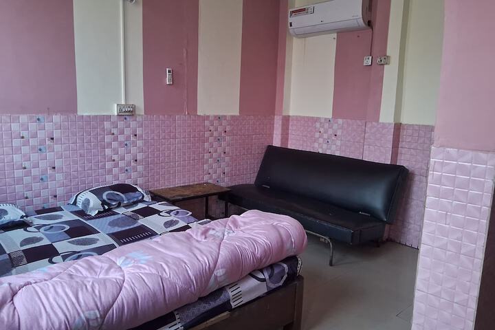 Room 3 of 9
