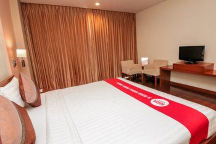 Room 28 of 76