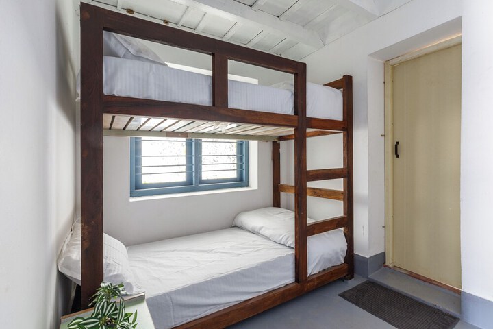 Room 15 of 30