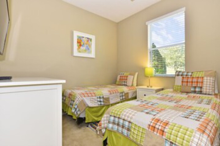 Room 16 of 18