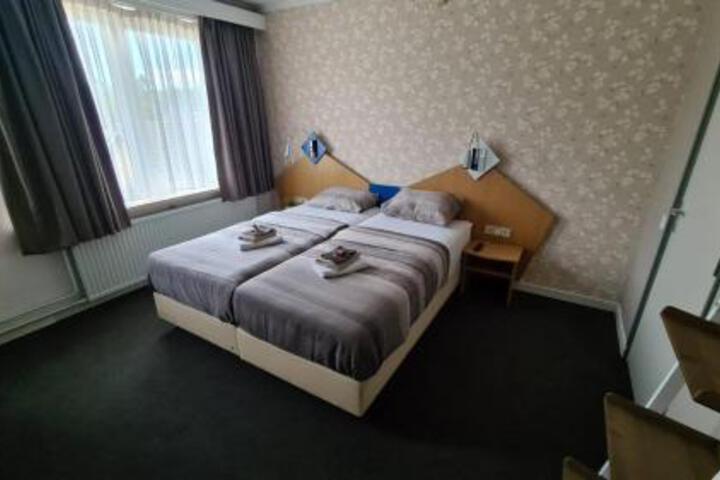 Room 3 of 5