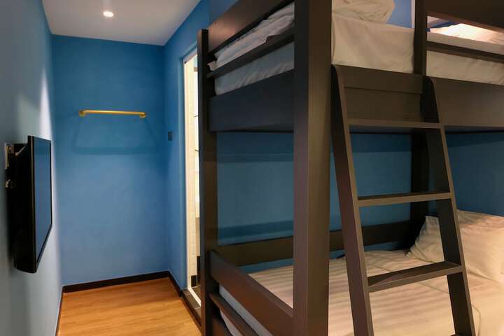 Room 16 of 36