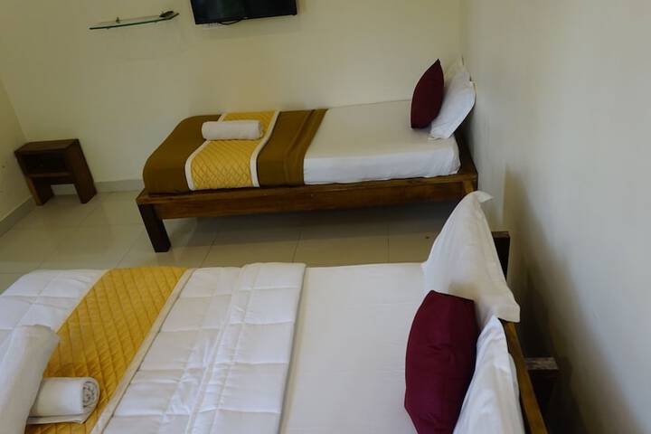 Room 5 of 76