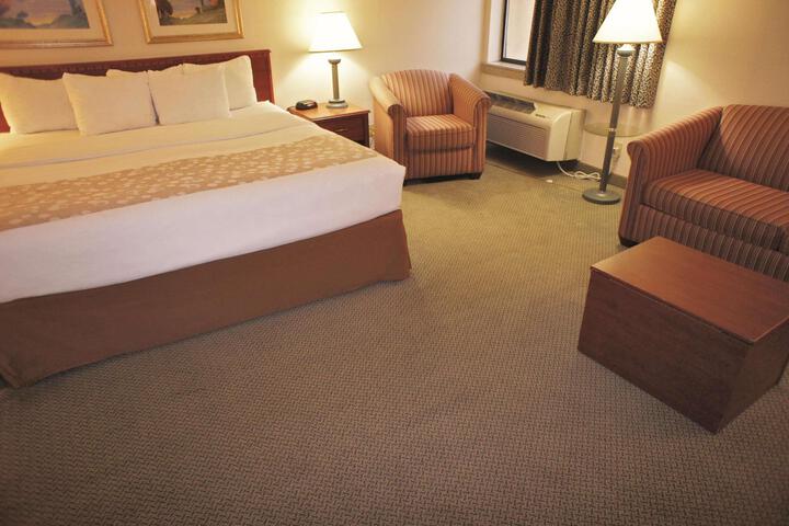 2 Queen Beds Deluxe Room (6 of 10)