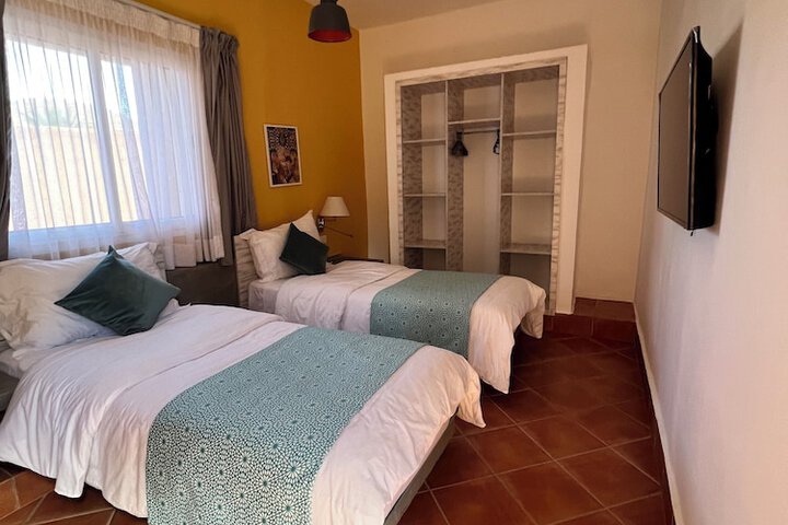 Room 10 of 46