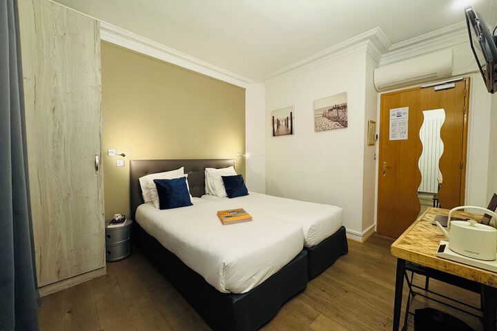 Room 11 of 29