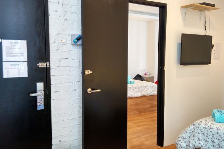 Room 5 of 35