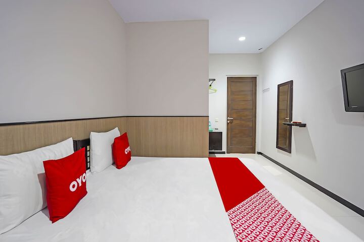 Room 10 of 25