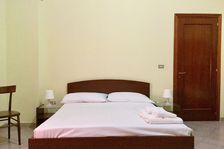Room 12 of 19