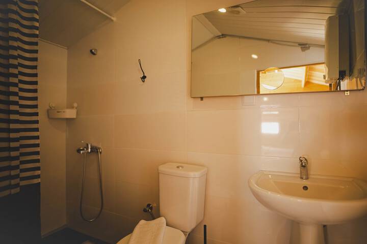 Room 100 of 135