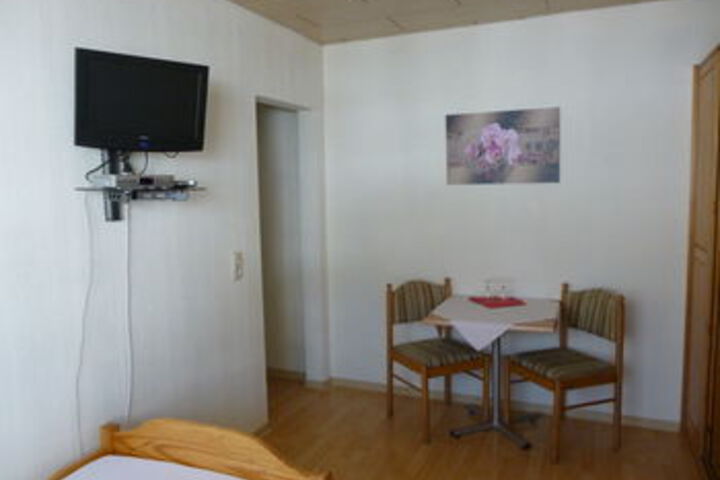 Room 28 of 32