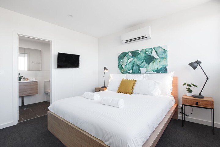 Room 4 of 27