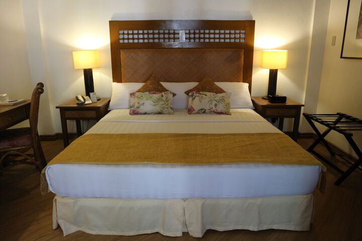 Room 9 of 110