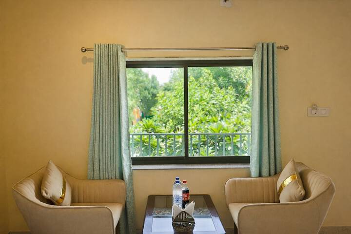 Room 9 of 34