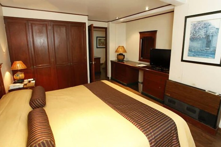 Room 12 of 26
