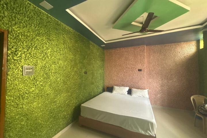 Room 3 of 23