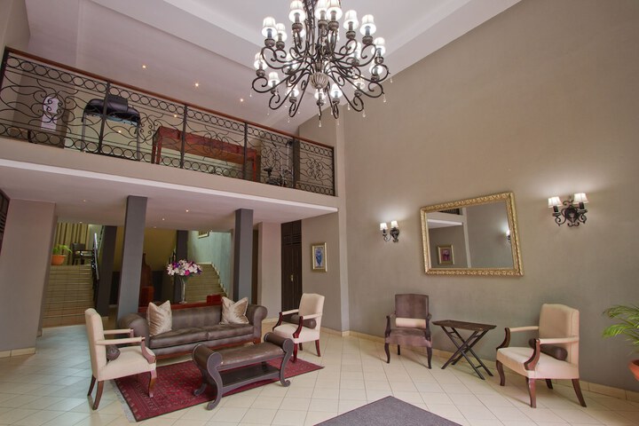 Entrance & Lobby