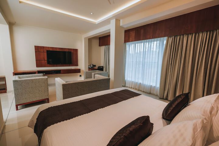 Room 14 of 36
