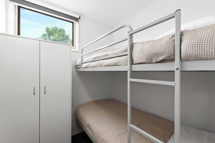 Room 25 of 150