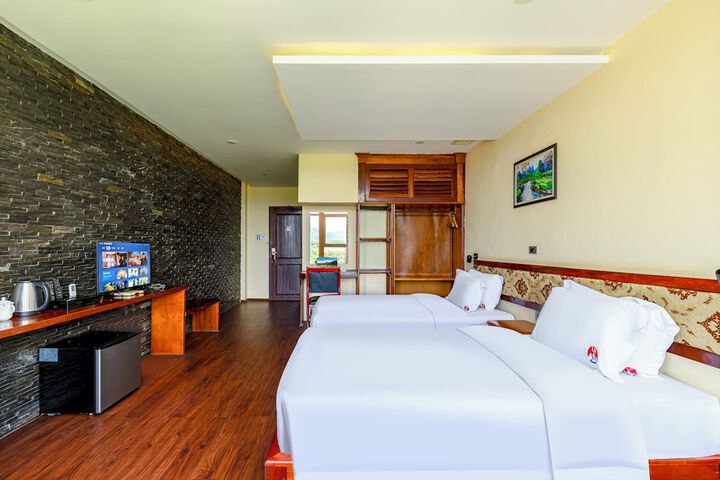 Room 30 of 63