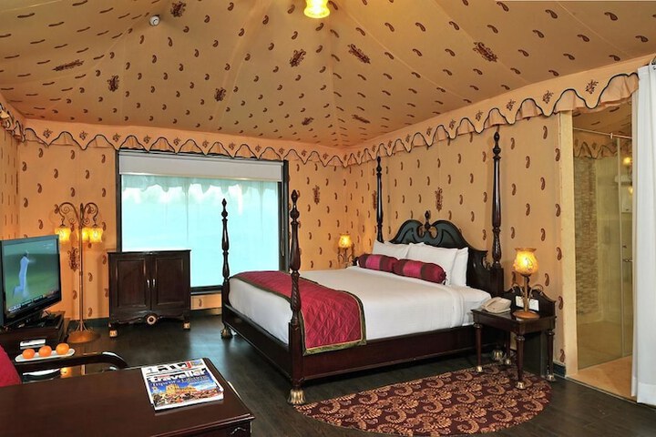 Room 11 of 40