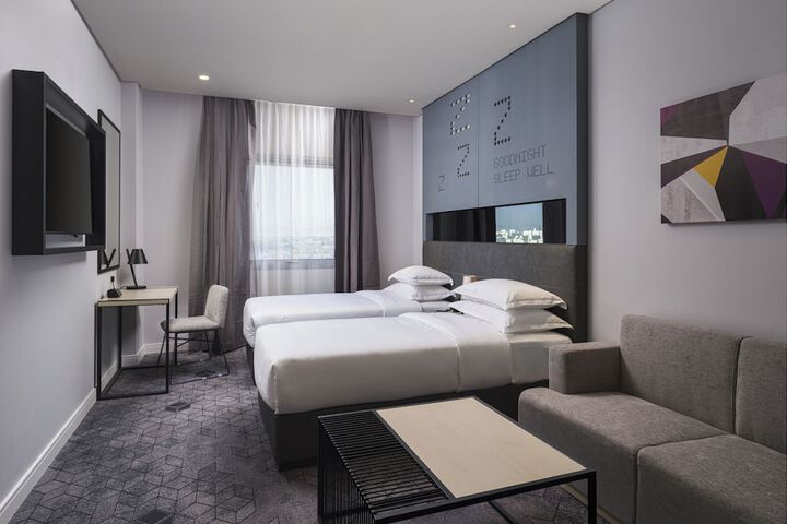 Room 6 of 34