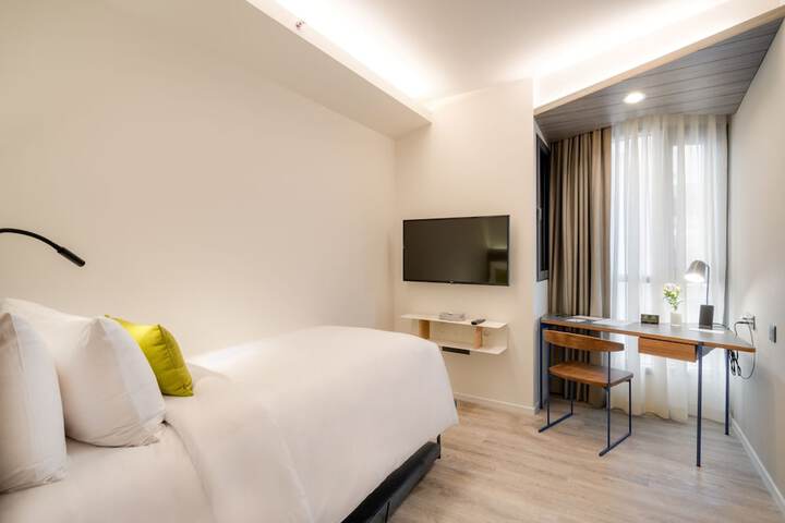 Room 12 of 67