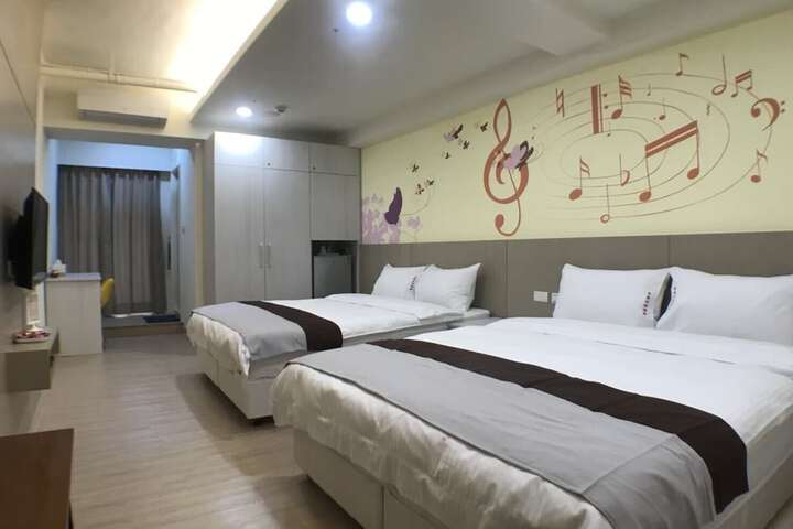 Room 8 of 49