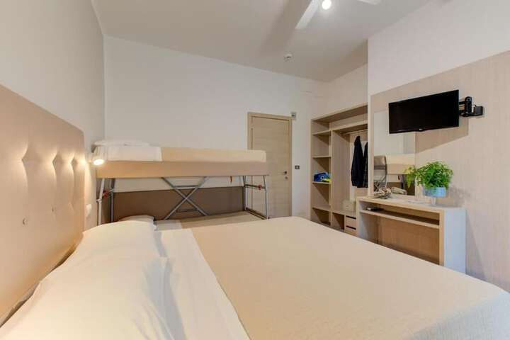 Room 19 of 59