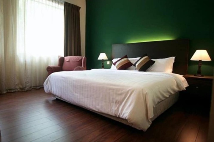 Room 16 of 39