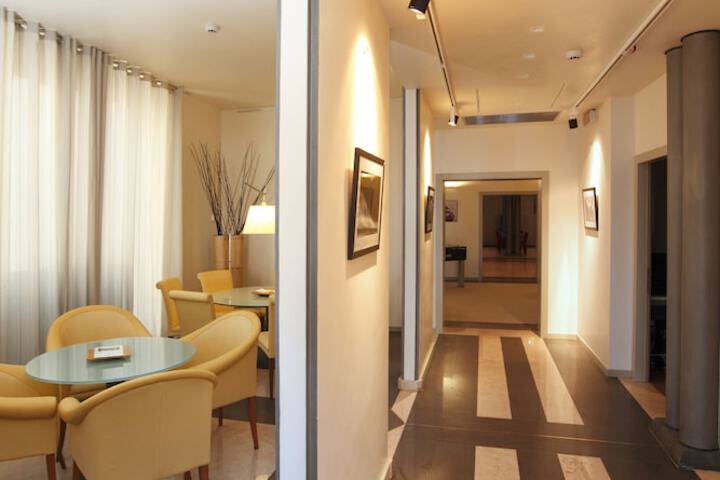 Ballroom/Hall 53 of 62