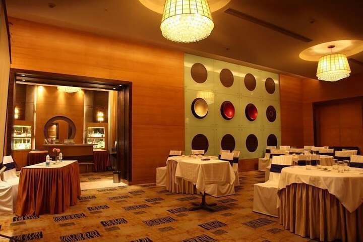 Ballroom/Hall 24 of 25
